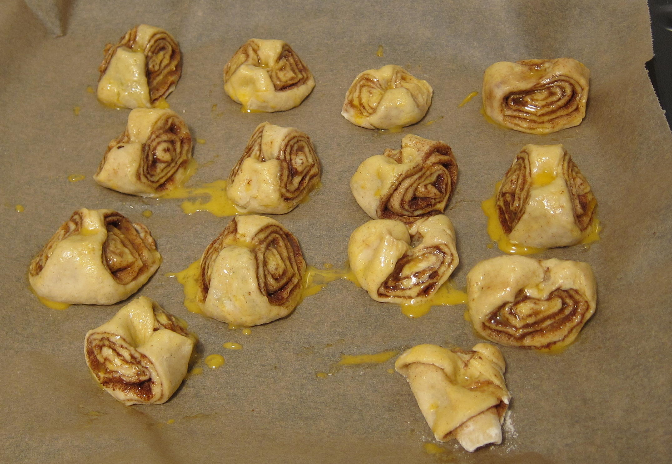 egg-coated rolls in final shape